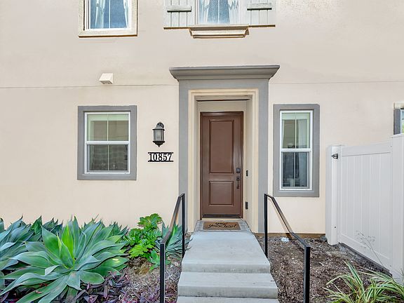 2nd image of 10857 Blake Way