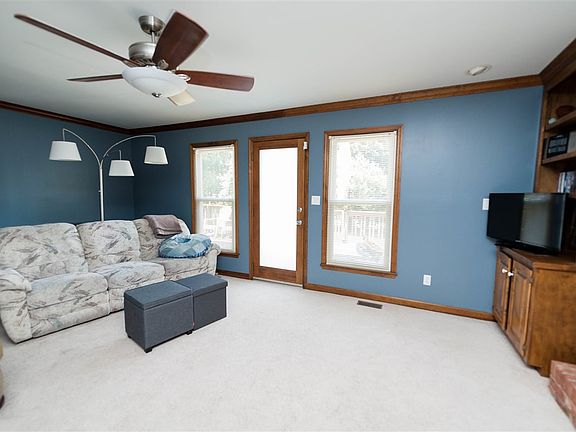 4th image of 124 Antrim Ave