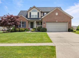 5129 Weatherstone Dr, North Ridgeville, OH 44039