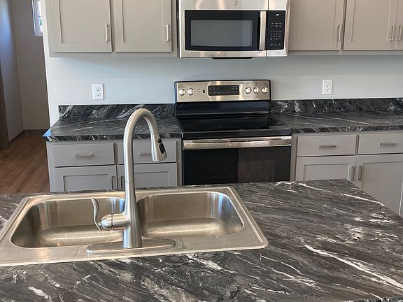 5th image of 808 Oak Hollow Dr