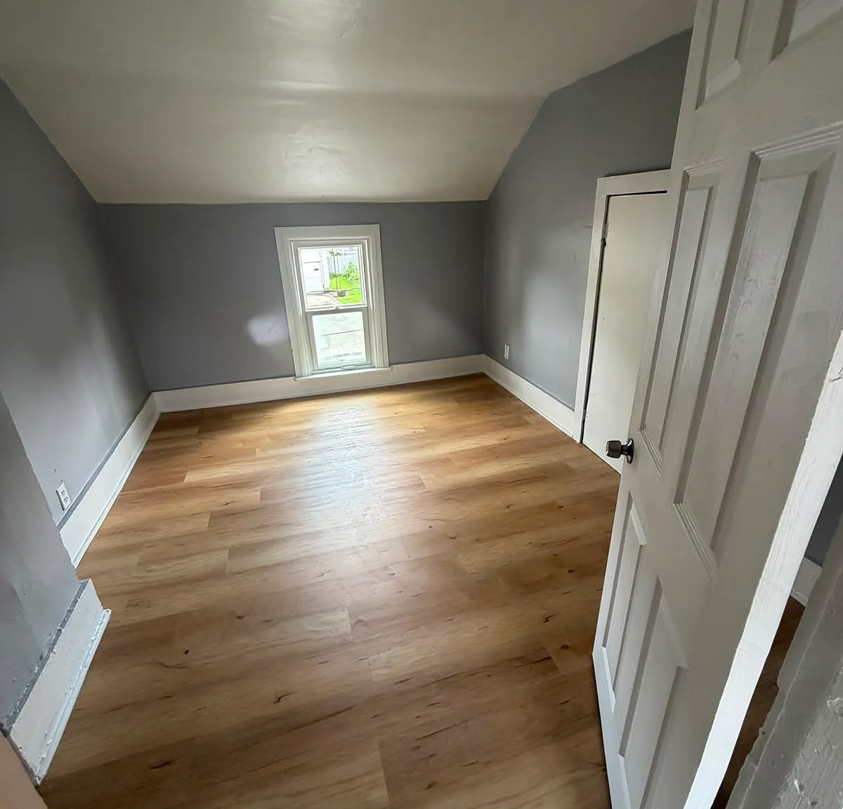 218 Manning - 1 — Photo 4
