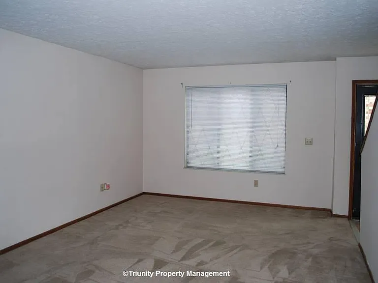 5491-5513 Kenneylane Blvd — Photo 4