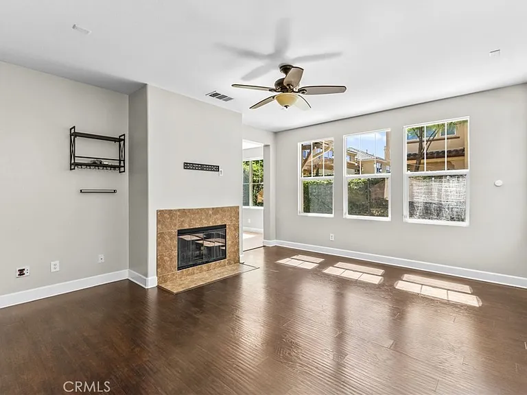 28403 Ravenna St — Photo 3