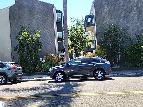 2nd image of 320 12th St APT 6