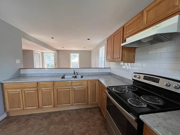 353 Frood Rd #2 — Photo 6