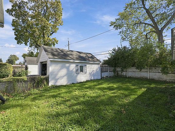 2nd image of 3318 Felician St