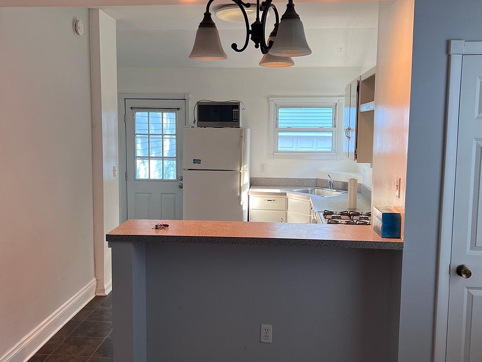 1st image of 2710 Minot Ave #1