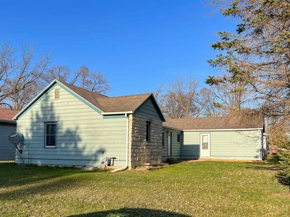 210 E Mechanics St, Muscoda, WI 53573