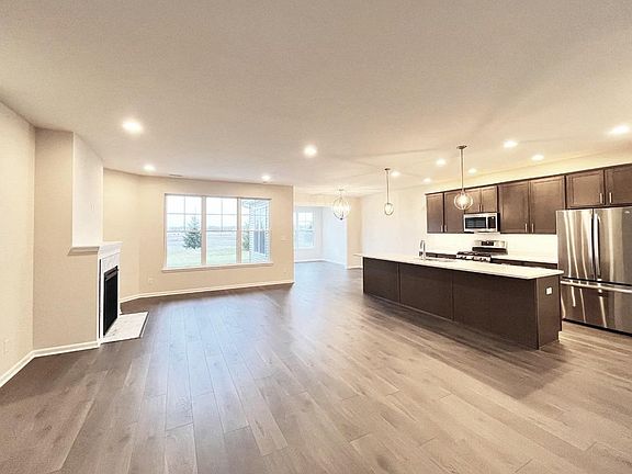 3rd image of 9426 Green Meadow Dr