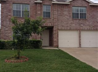 624 Redwing Dr, Saginaw, TX 76131