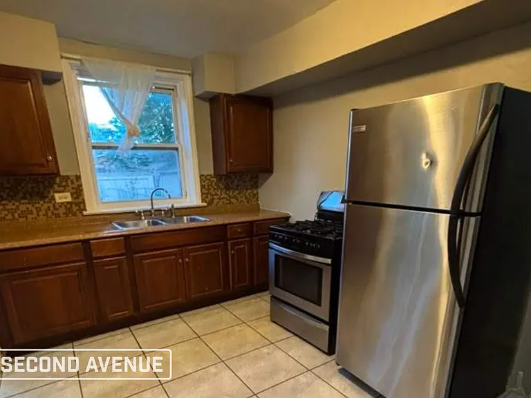8925 S Laflin St — Photo 6