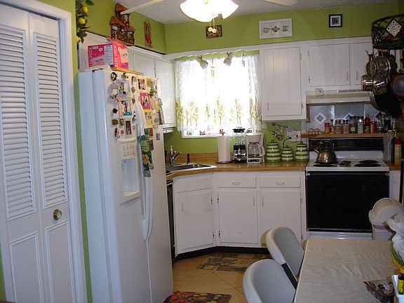 4th image of 41 Ronkonkoma Blvd
