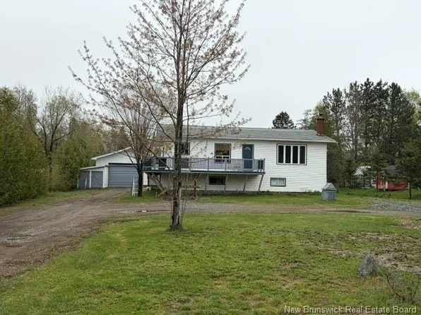 2943 Middle River Rd, Bathurst, NB E2A 6X9
