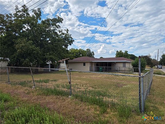 4th image of 140 Darden Dr