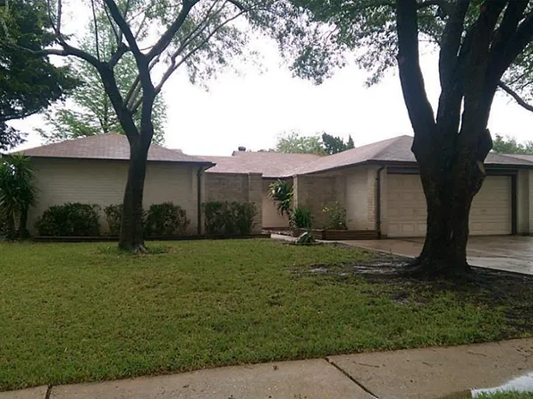 2107 Heritage Colony Dr, Friendswood, TX 77546