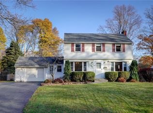 96 Upland Dr, Rochester, NY 14617