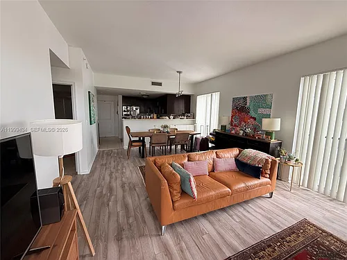10 Aragon Ave Photo 1