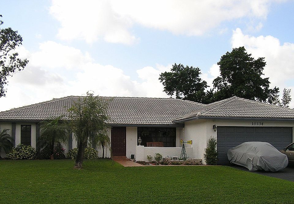 Front View of Home-Off center to the Left
