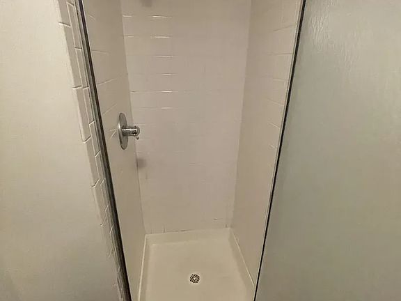 2nd image of 714 E 1st St
