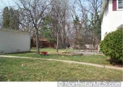 2nd image of 817 Kenwood Ln E
