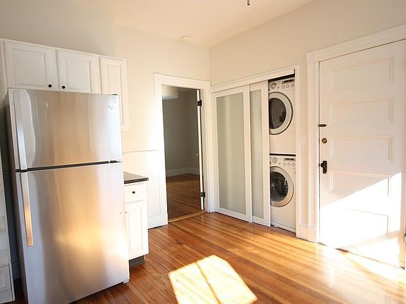 3rd image of 61 Marlboro St #3