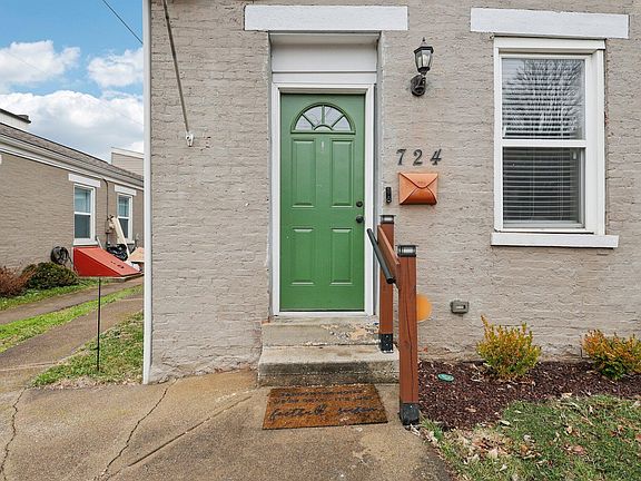 3rd image of 724 Roberts St