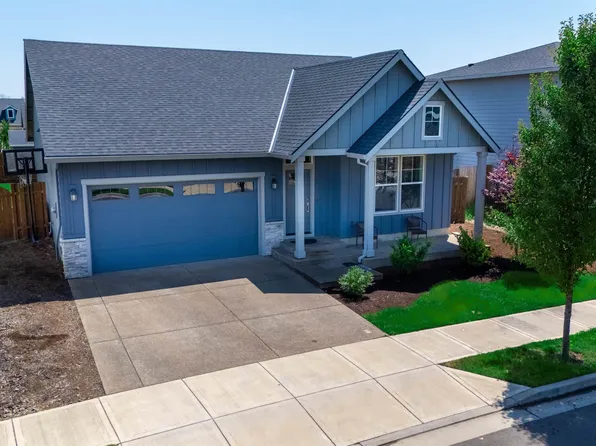 1460 Dahlia St, Woodburn, OR 97071