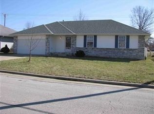 304 W Hunter Dr, Nixa, MO 65714