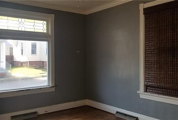 5th image of 119 Talbot Ave