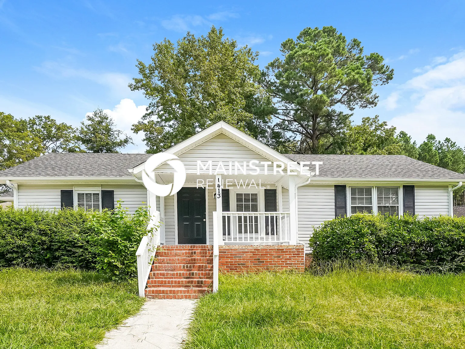 1413 Maplewood Dr — Photo 1