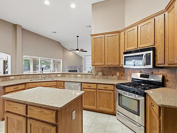 4th image of 20004 Canterwood Ln