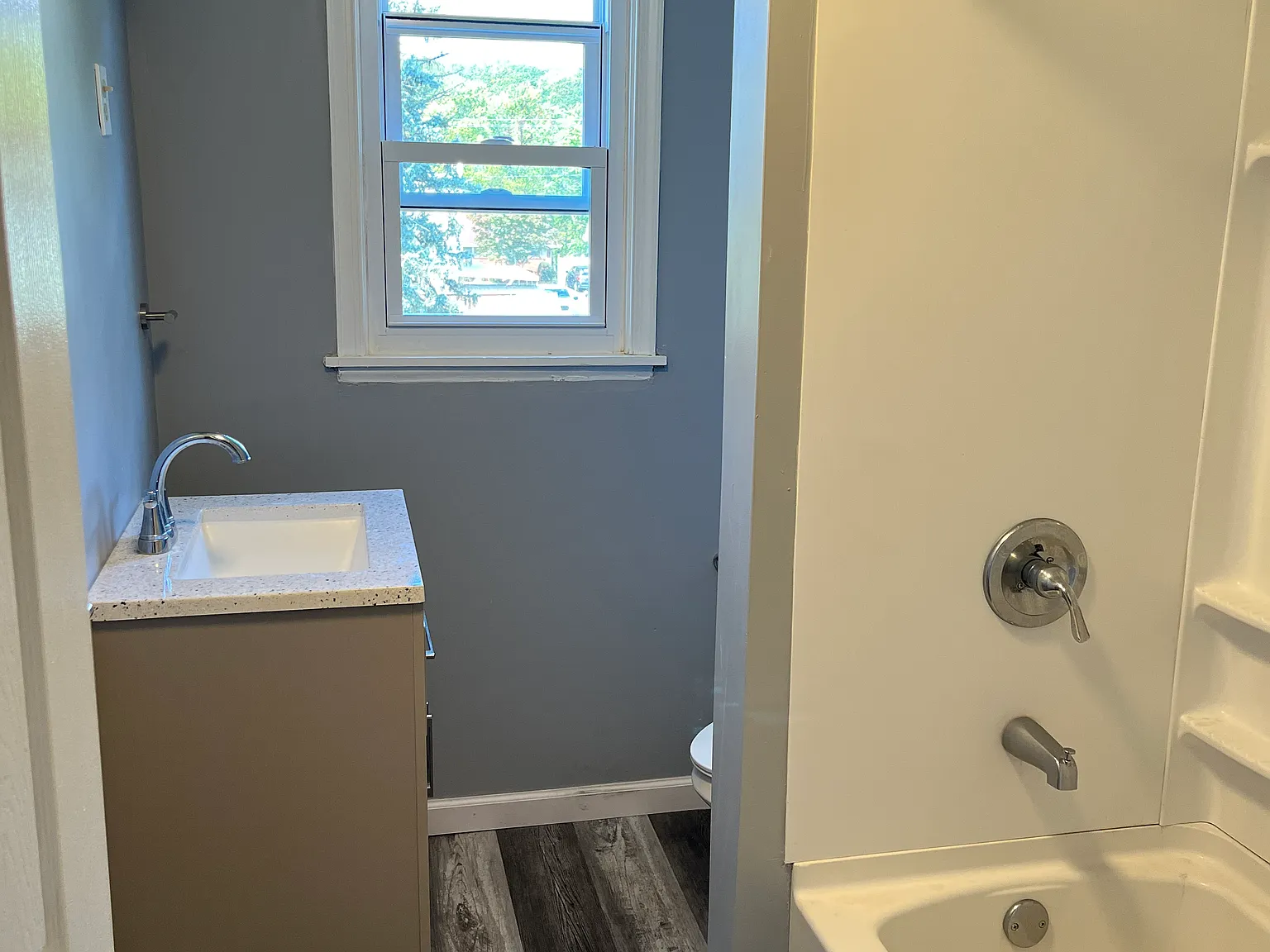 3 bed, 1.5 bath, 1280 sqft, $1,500 — Photo 2