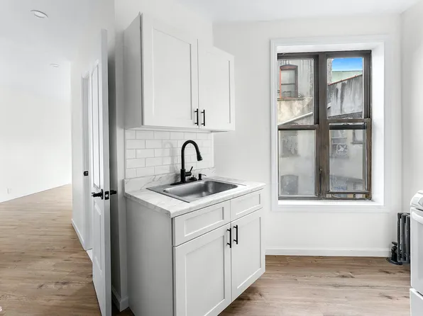 177 Thompson Street image 1 of 4