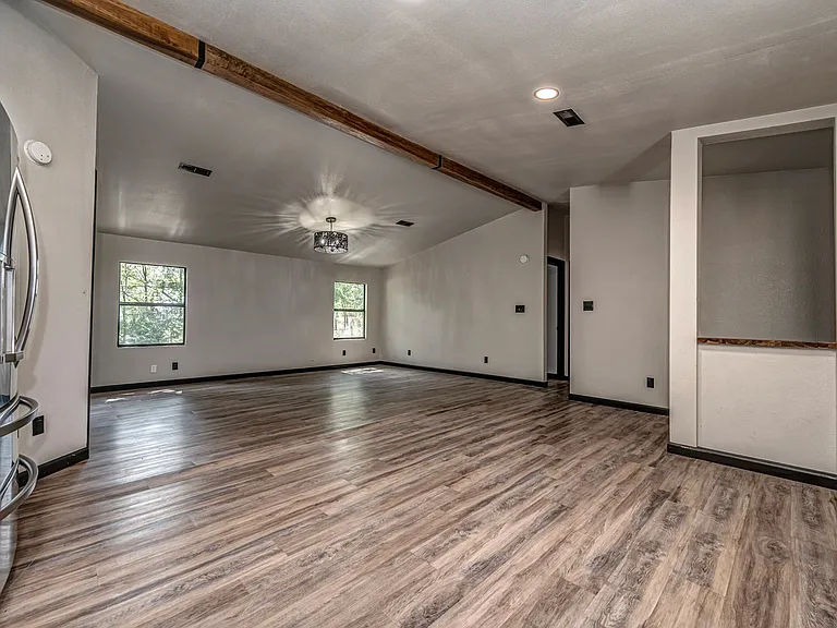 58 Divine Pl — Photo 8