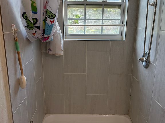 5th image of 3613 Mosswood Dr