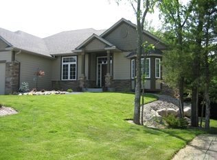 2090 Valley Creek Ln, Shakopee, MN 55379