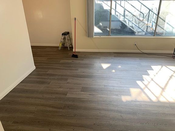 3rd image of 912 N Inglewood Ave APT 2