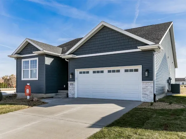 9309 Grand Oaks Dr, Cedar Rapids, IA 52402