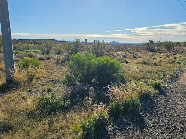 27247 S DEEP CREEK Drive #58, Congress, AZ 85332