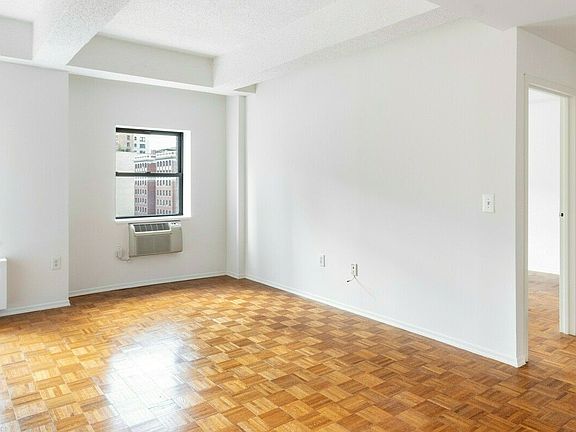 3rd image of 360 W 34th St APT 10k
