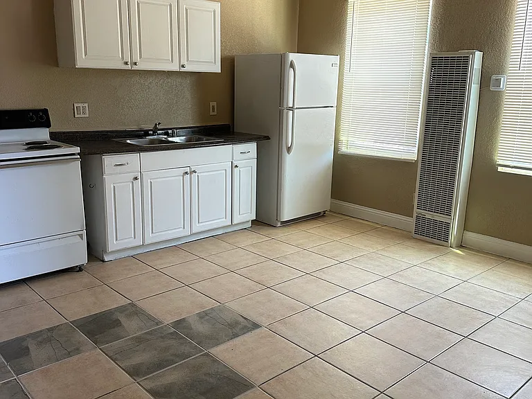 108 N Aurora St #108 — Photo 4