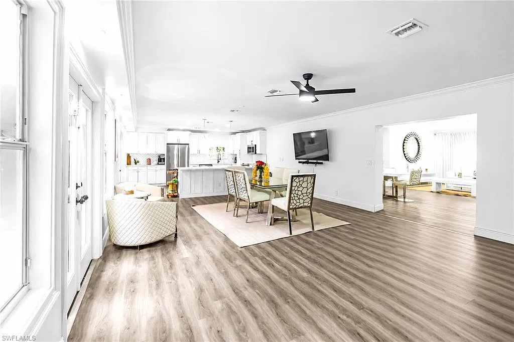6 bed, 4.0 bath, 3783 sqft, $9,500 — Photo 2
