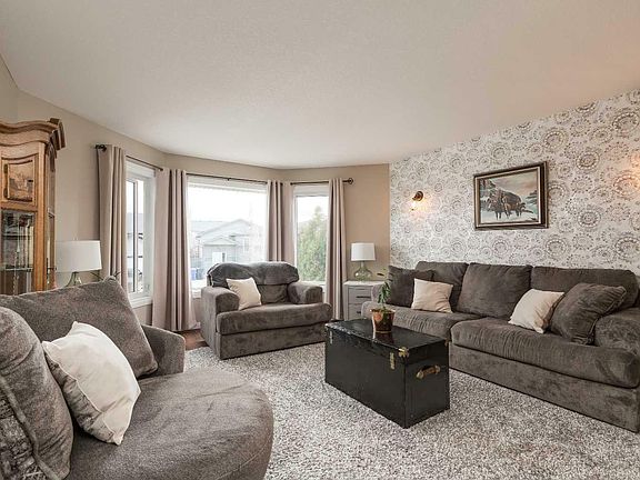 5th image of 163 Blackfoot Blvd W