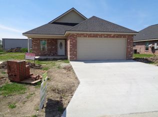 136 Darwen Dr, Raceland, LA 70394
