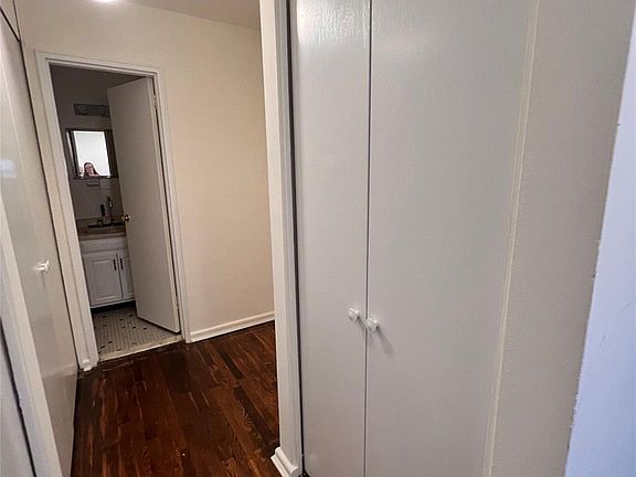 3rd image of 189 Drake Avenue #2C