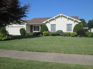 321 Montvale Ln, Rochester, NY 14626