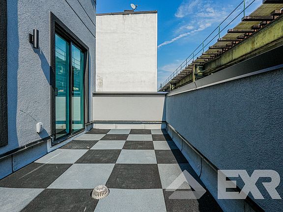 4th image of 1336 Dekalb Ave #3H