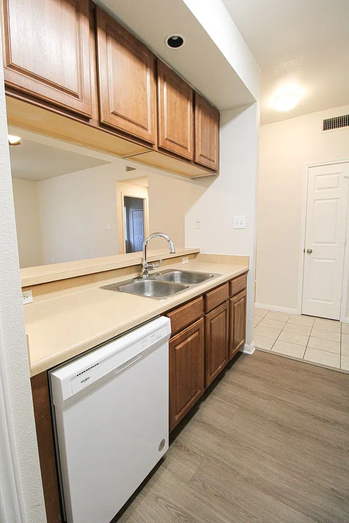 530 Dukeway Unit #4 — Photo 4
