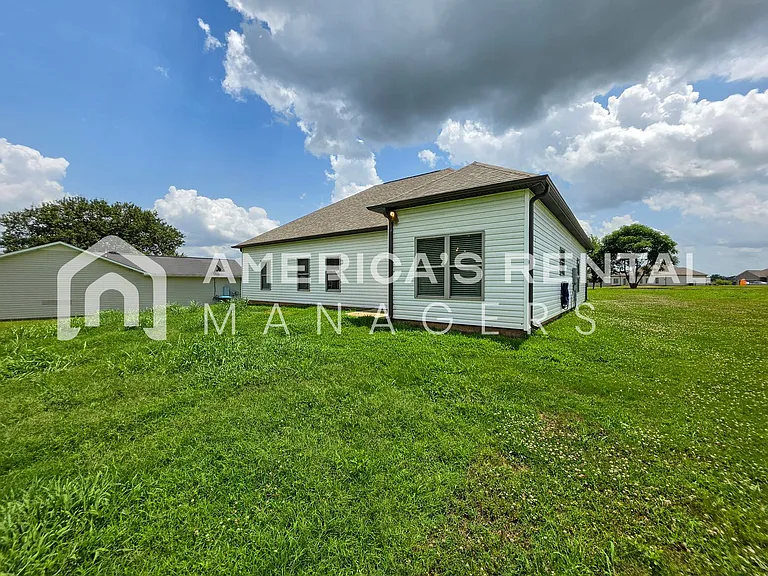 41 Whithall Cir — Photo 57