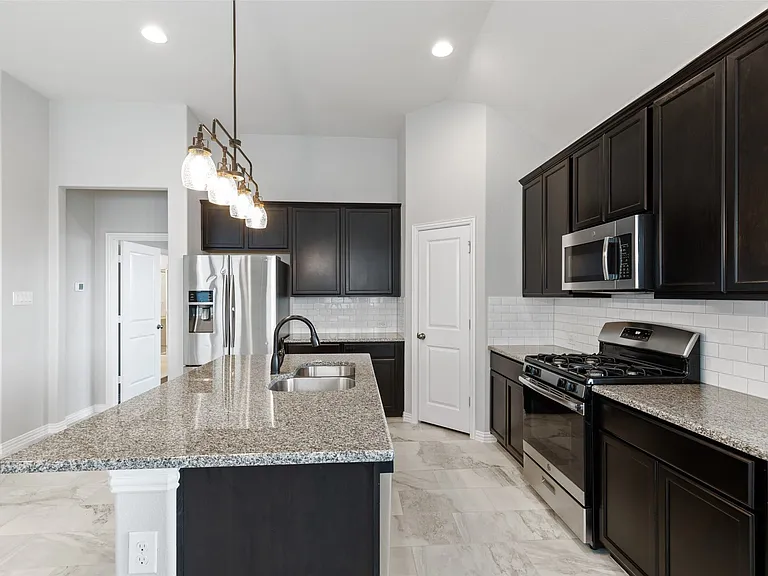 912 Slate Ln — Photo 19